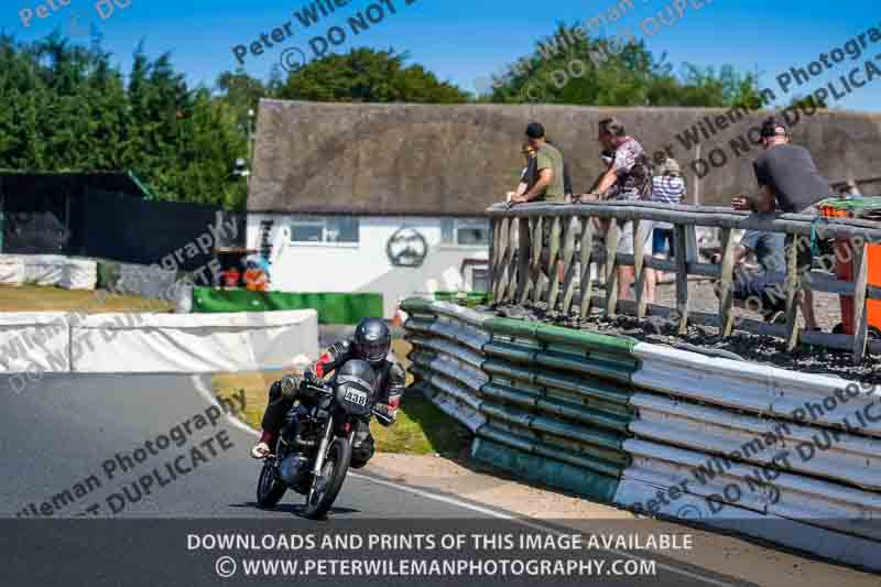 Vintage motorcycle club;eventdigitalimages;mallory park;mallory park trackday photographs;no limits trackdays;peter wileman photography;trackday digital images;trackday photos;vmcc festival 1000 bikes photographs